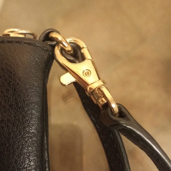 Michael kors black leather wristlet - Picture 4 of 5